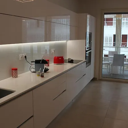 Apartamento A Terrasse Ensoleillee & Parking A La Gare Du Sud *