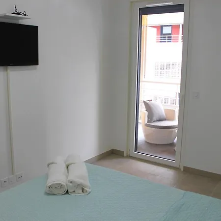 A Terrasse Ensoleillee & Parking A La Gare Du Sud Apartamento Niza