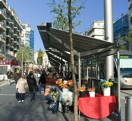 Apartamento A Terrasse Ensoleillee & Parking A La Gare Du Sud Niza